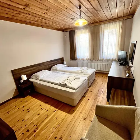 - Monte Къща за гости 4*