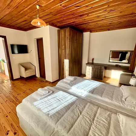 в село - комплекс божидарица 4а Pensión 4*